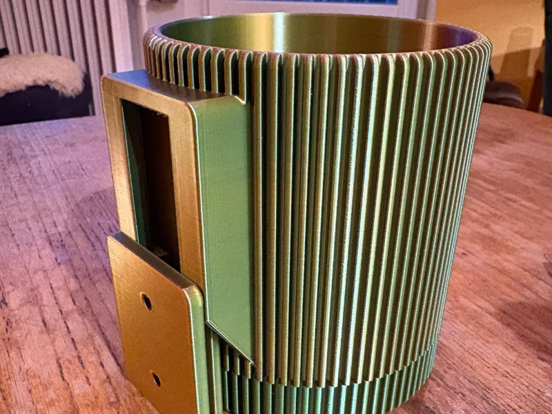 Simple ribbed planter with wall mount and driptray
