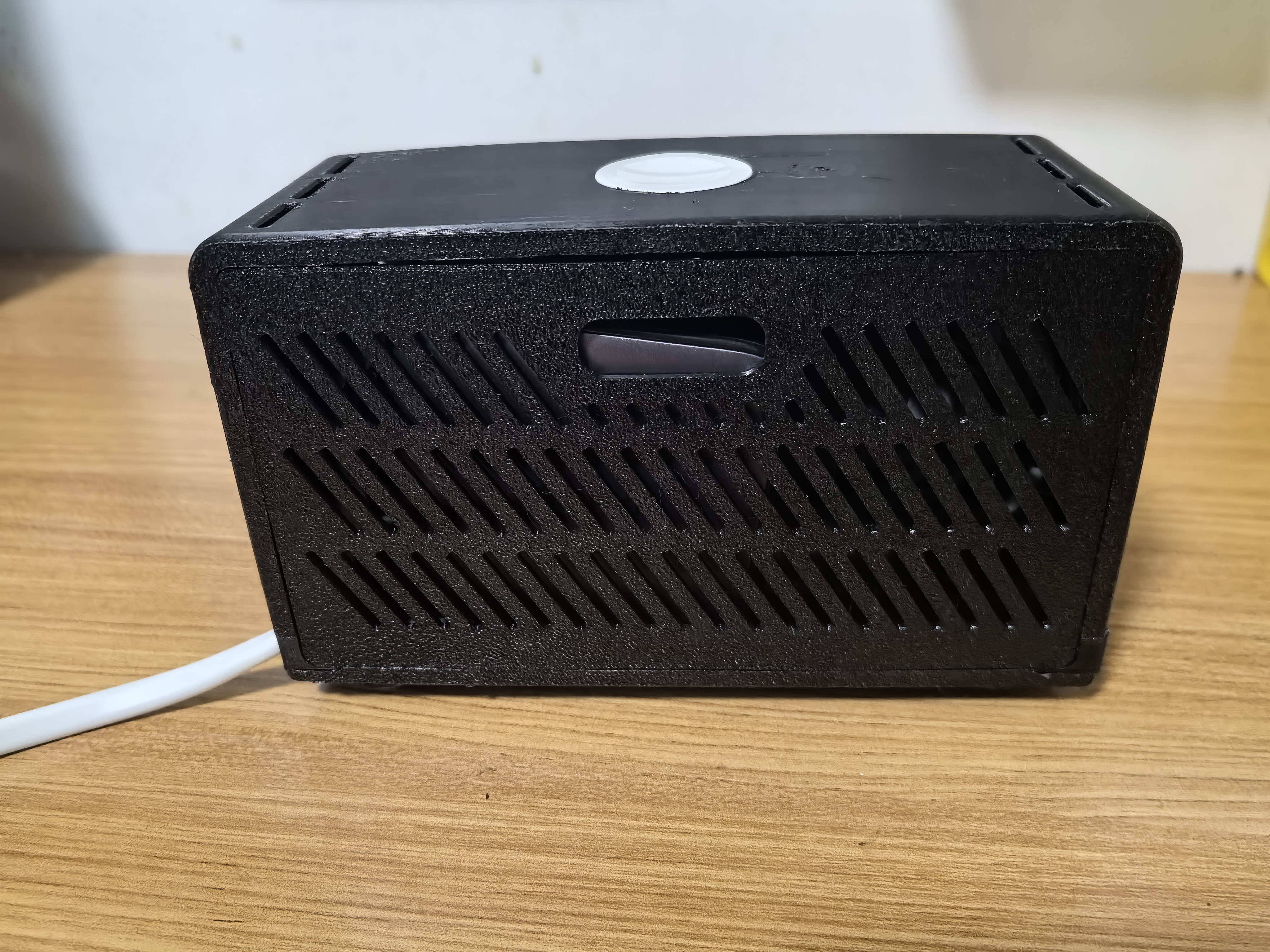 Miniatura 5 do modelo 3D 桌面充电站