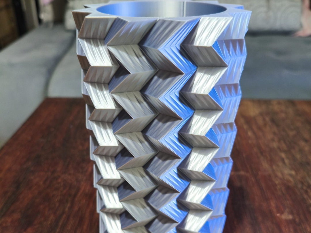 Artisan Geometric 3D Vases - Gold & Chameleon