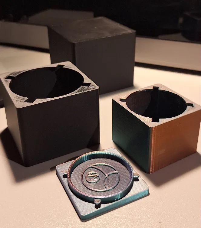 Box with twist off lid