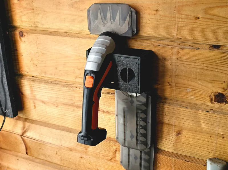 Worx WG801e wall mount