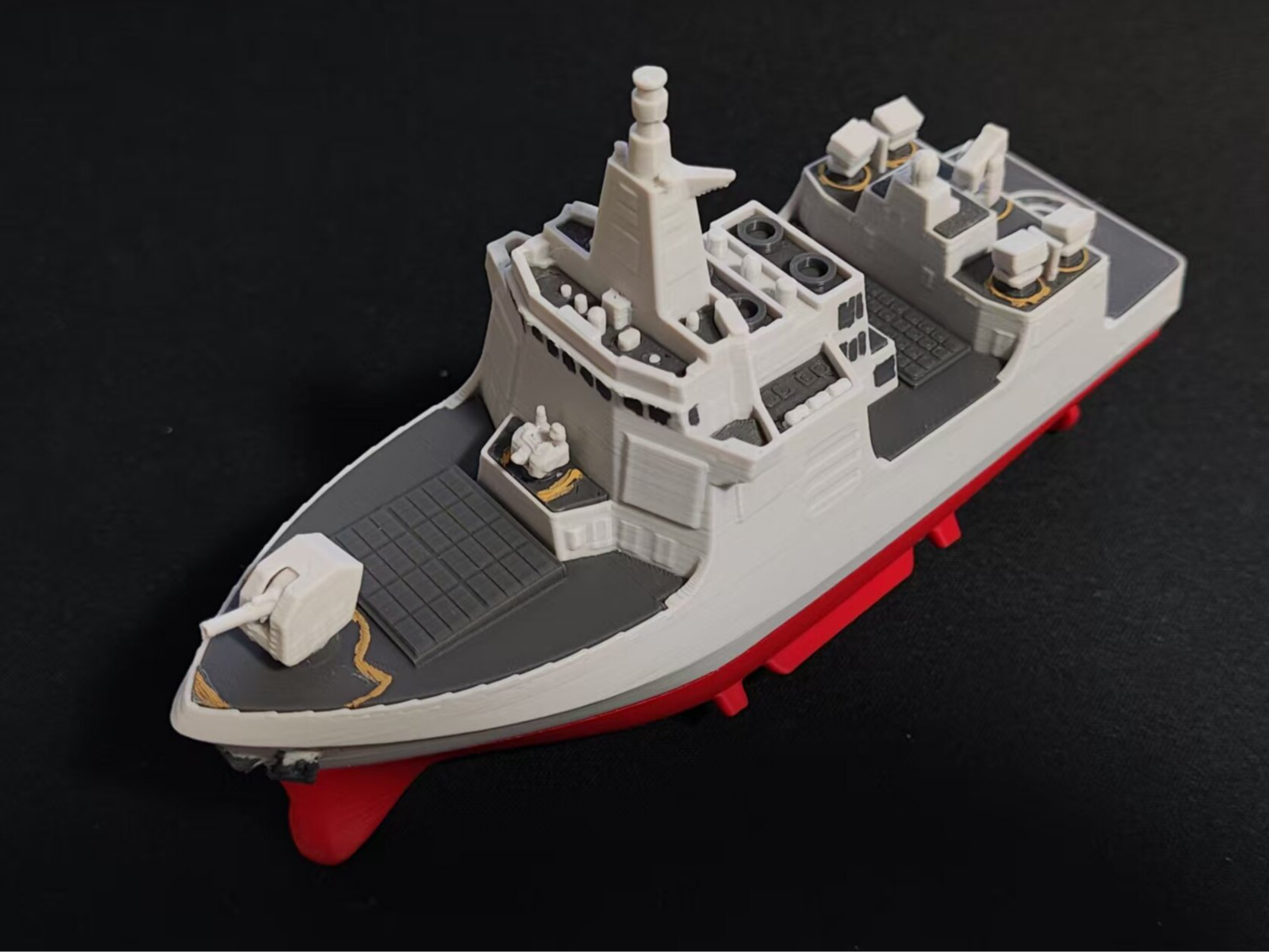 Miniatura 1 do modelo 3D 055驱逐舰幼崽 免胶拼装玩具 Q版055
