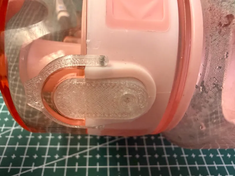 水壺按鈕與鎖扣