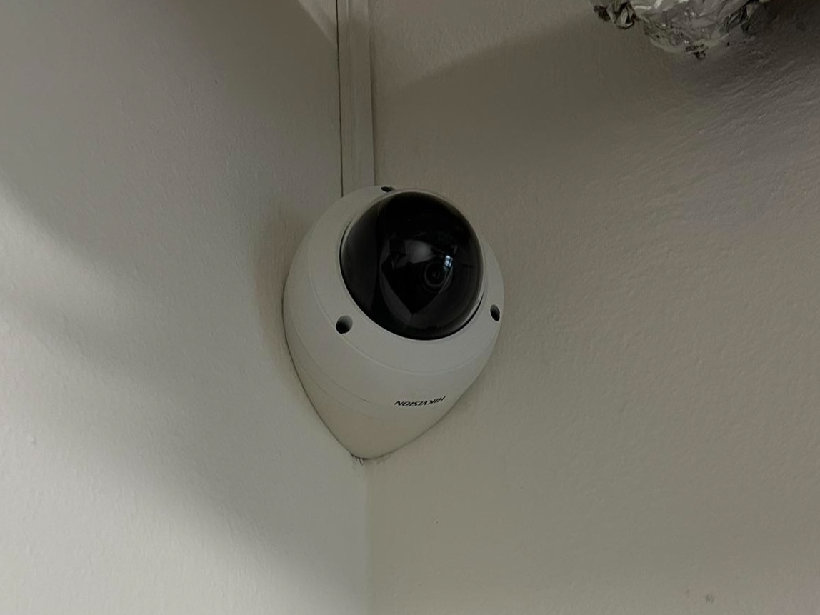 Hikvision DS-2CD2183G2 Corner Wall Mount Bracket