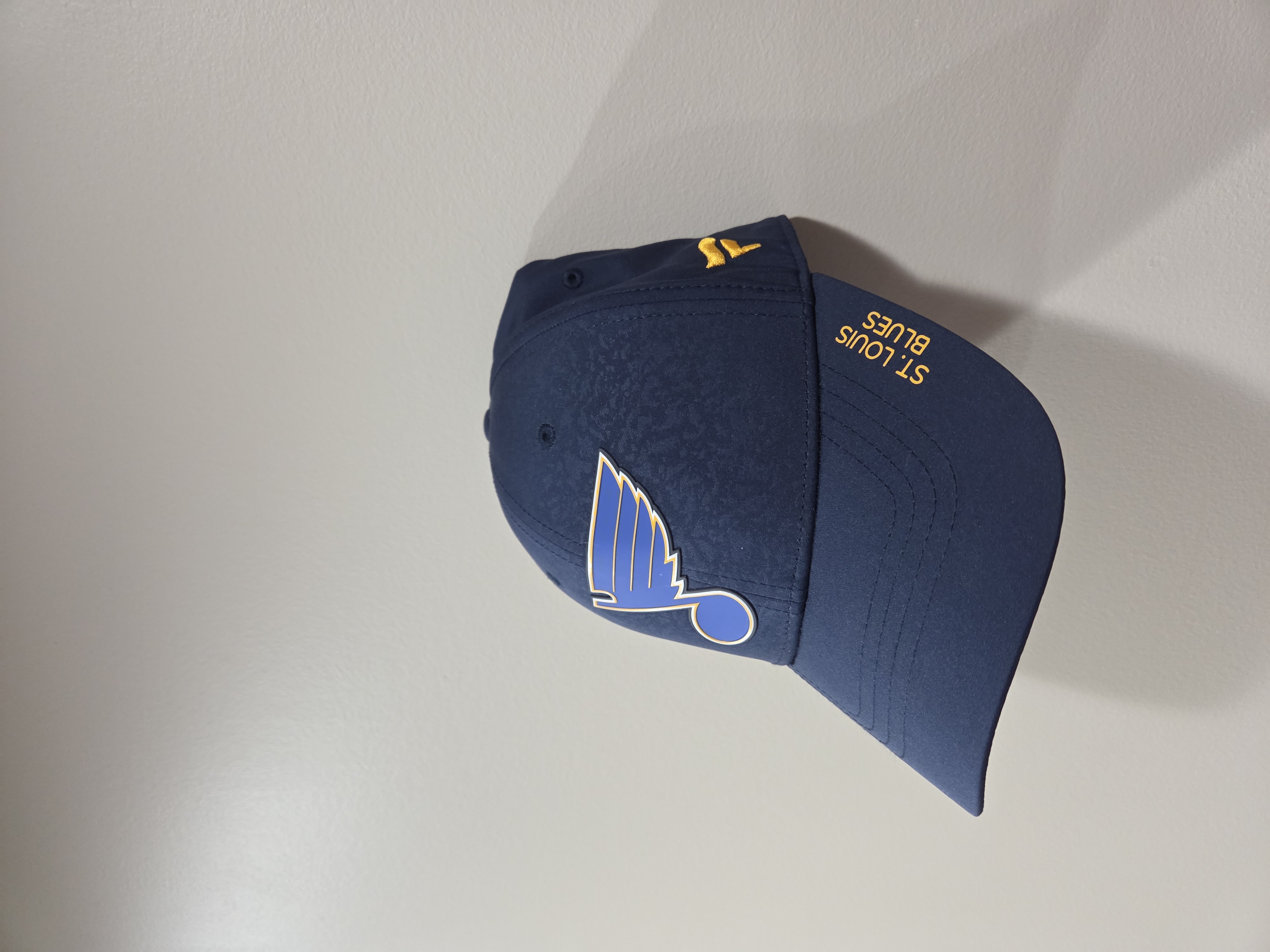 Miniatura 1 do modelo 3D Minimal Hat Display