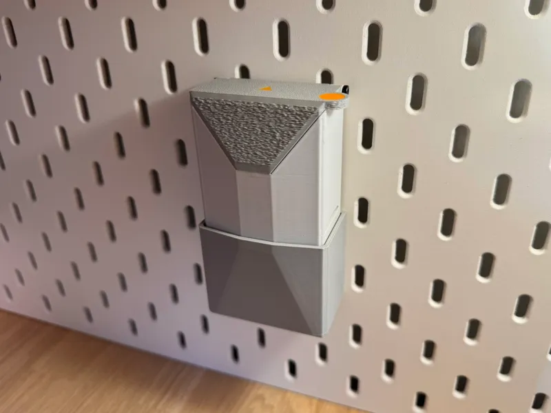 Skadis Mount for Snappy Tissue Case