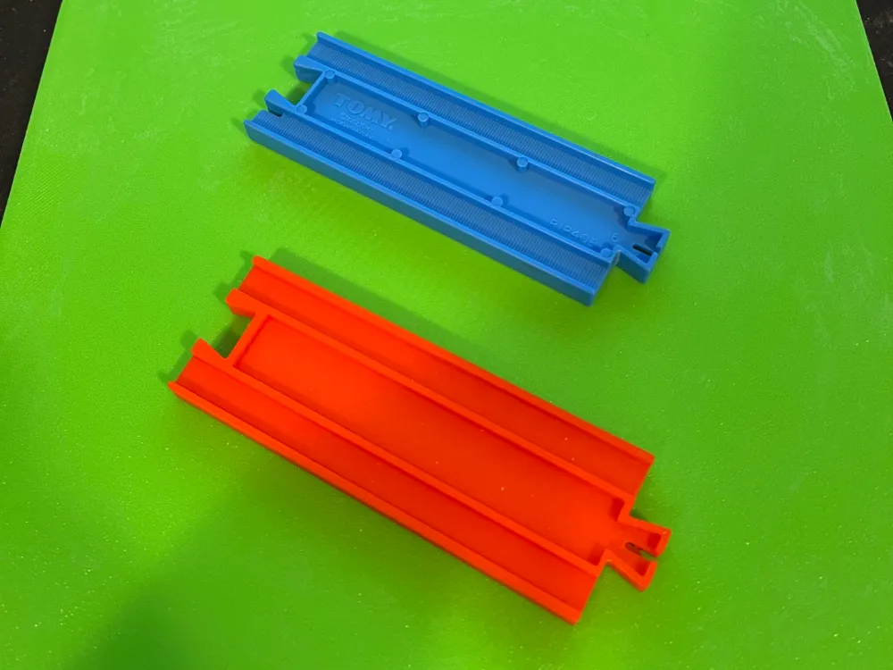 Short Straight Thomas Track by S & J Designs & Creations - MakerWorld
