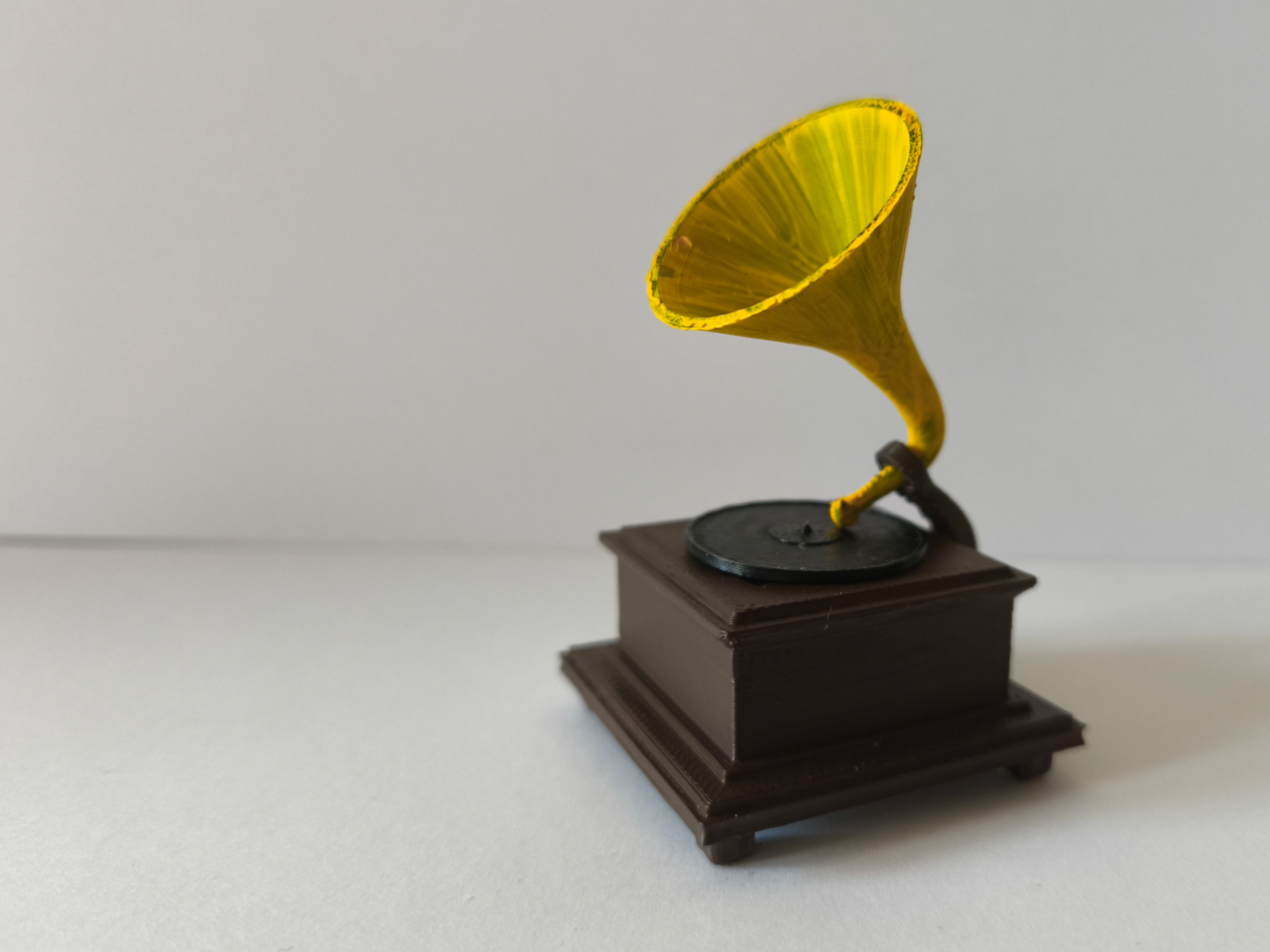 Miniature dollhouse gramophone