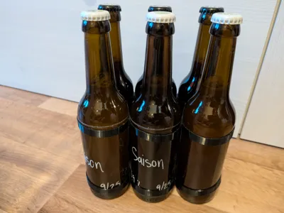 Beer bottle ring carriers for 0.33L bottles