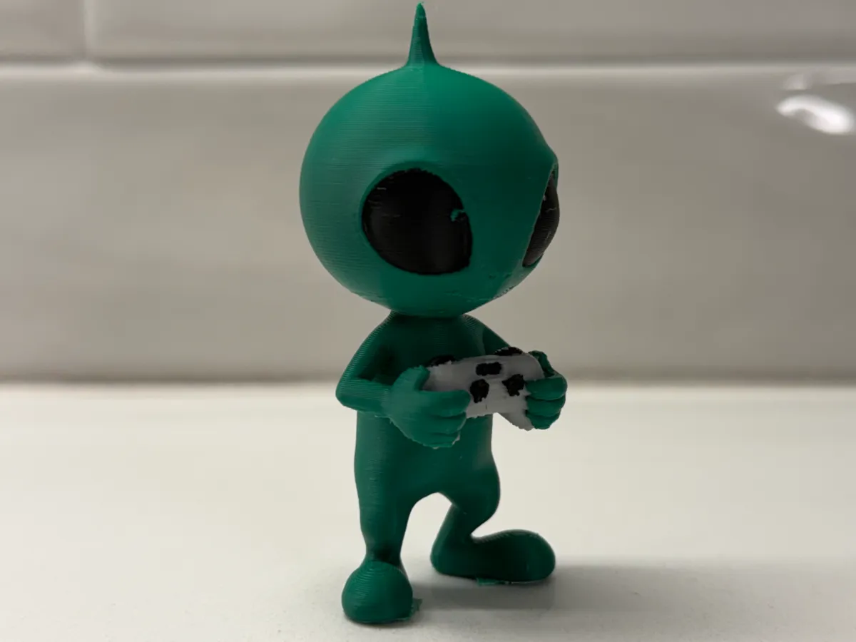Alien Gamer V1 - Free 3D Print Model - MakerWorld