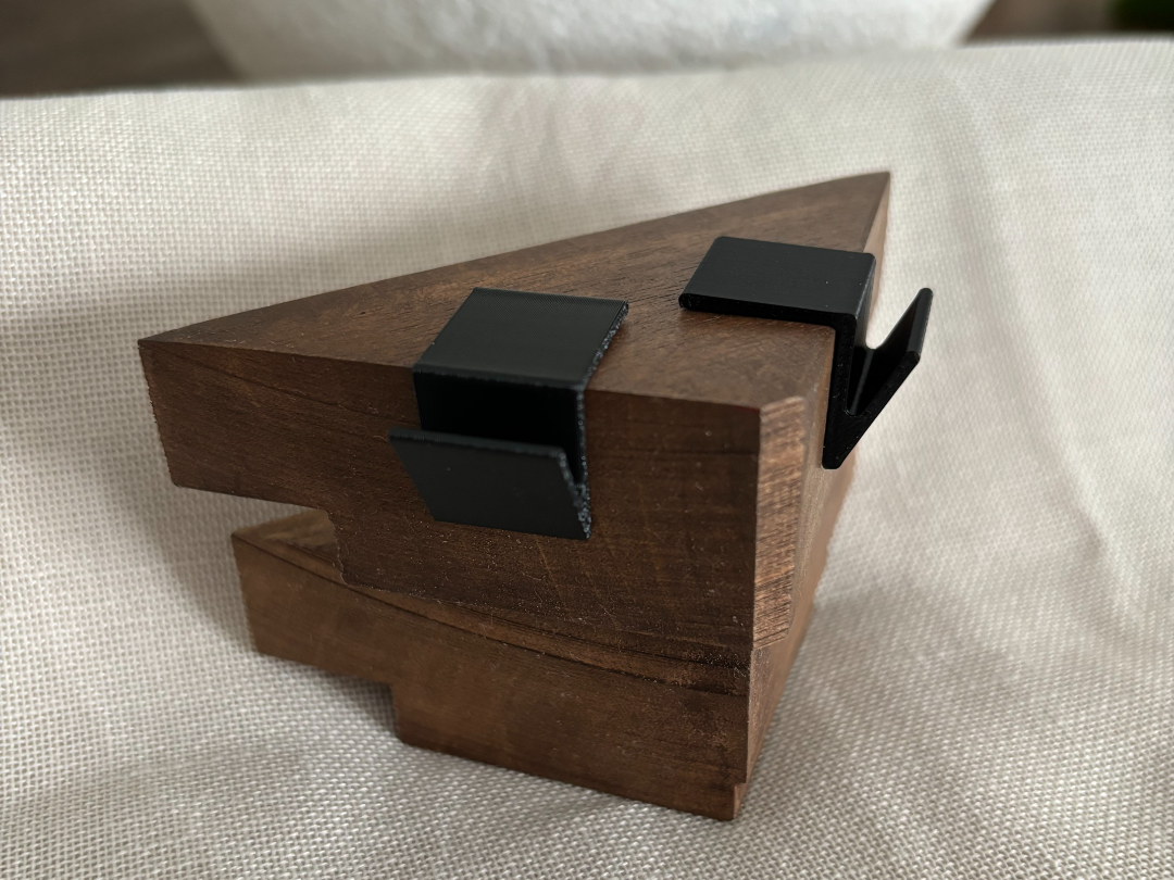 Mini Low Profile 90° V Hook