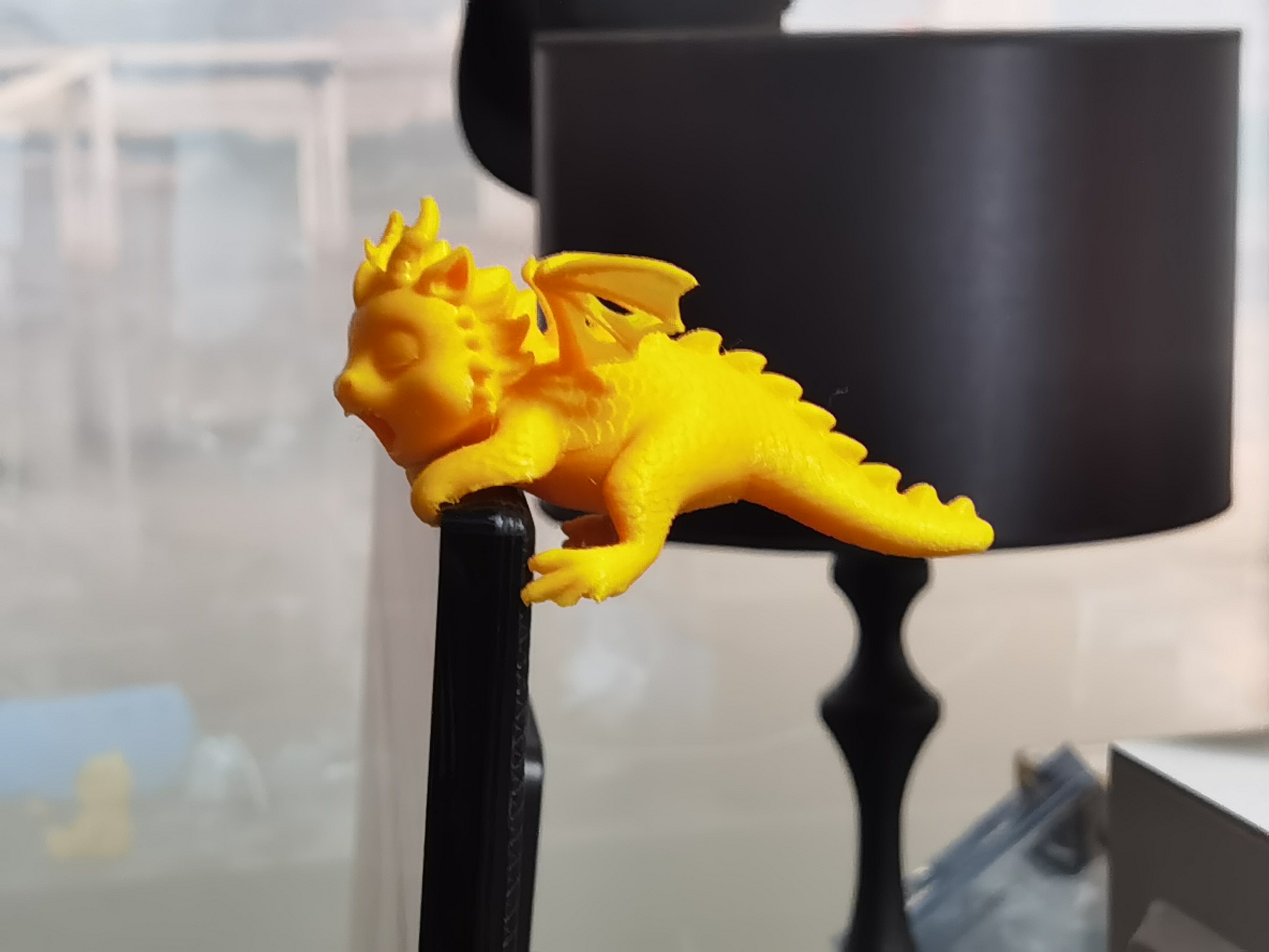 3D модель Sleepy Little Dragon — 3D-друкований сонний дракон на монітор | Декор Львів — 3D друк Львів