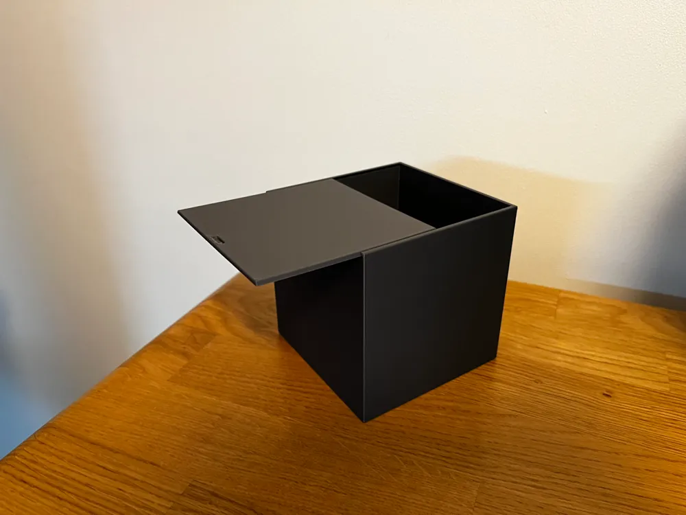 Medium cubic box with notched sliding lid by chmod 700 makerworld