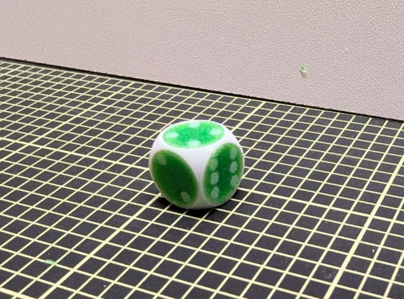 Threaded Multicolored Die (Beta)