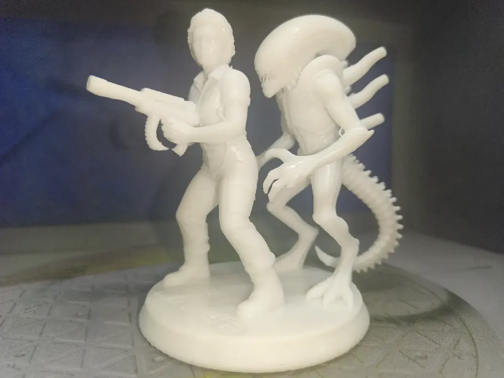 Alien & Ripley with Customizable Base by jacopo07 MakerWorld: Download ...