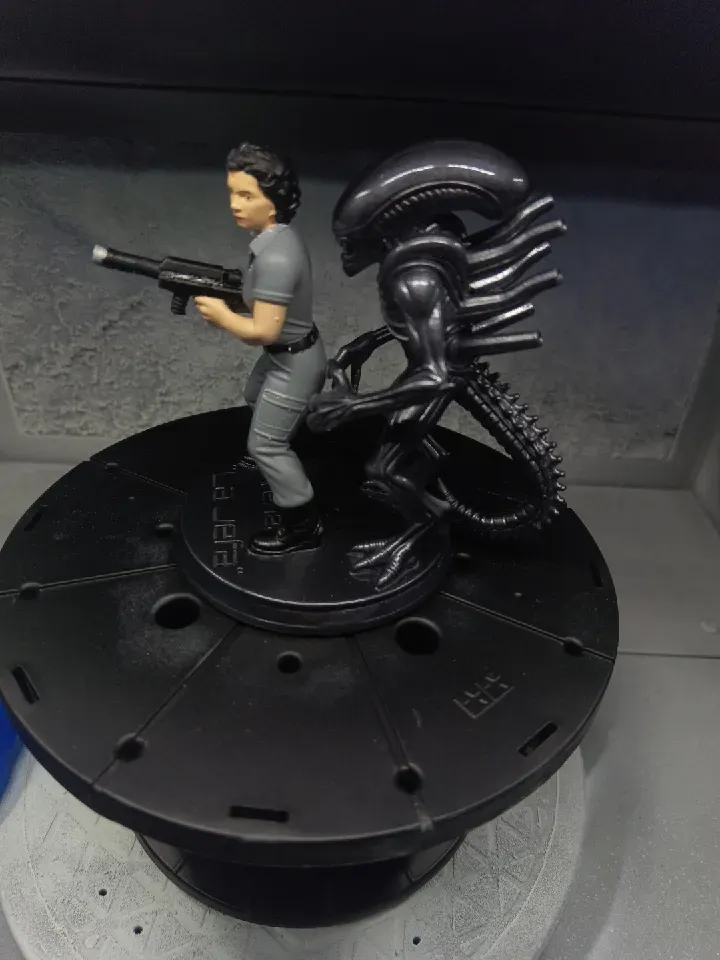 Alien & Ripley with Customizable Base by jacopo07 MakerWorld: Download ...