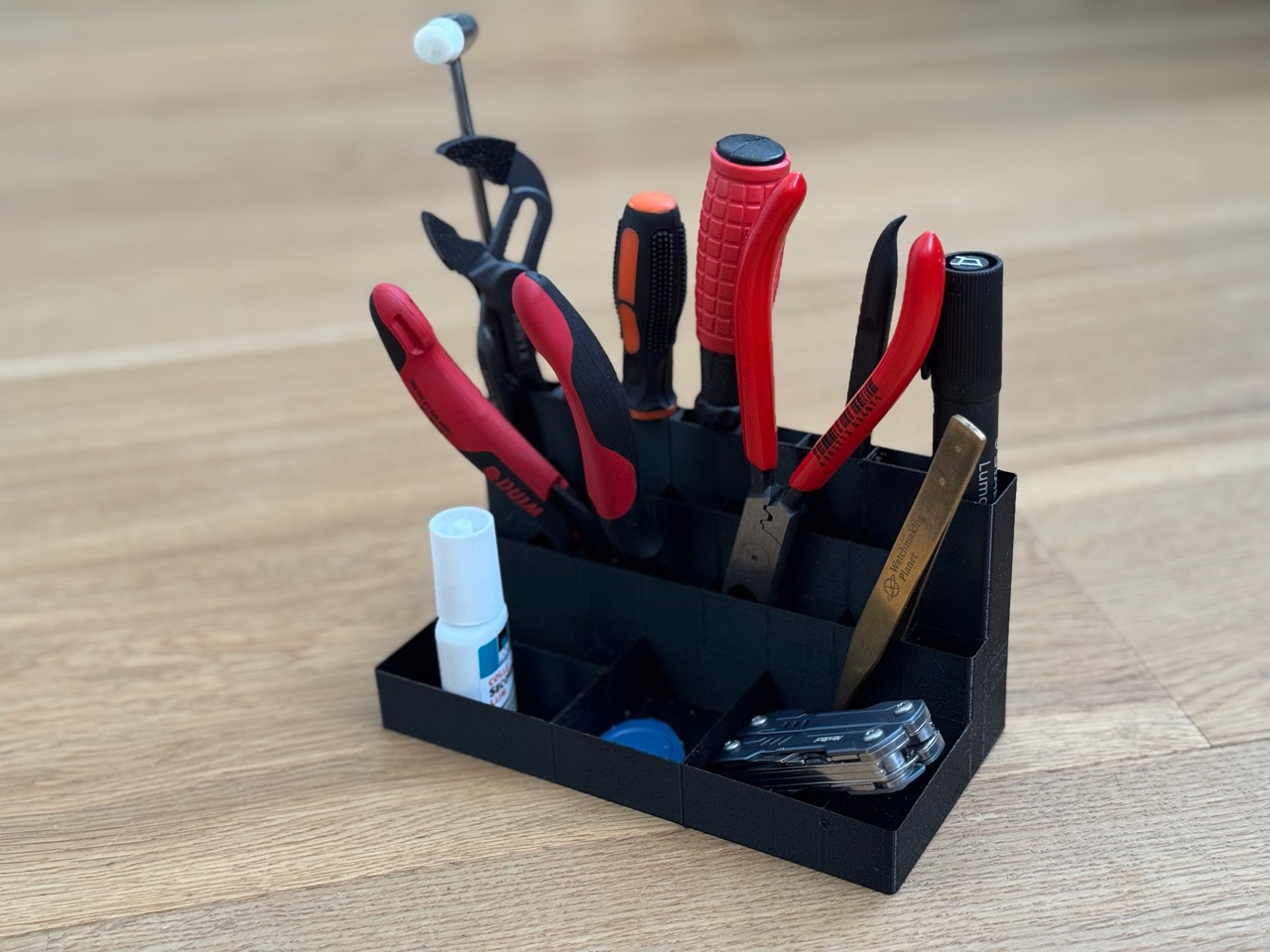 Universal tools organiser