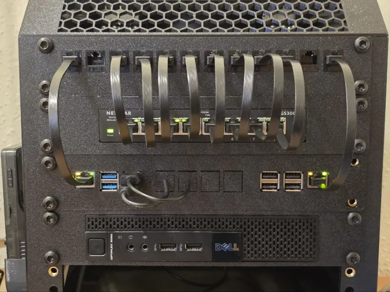 Raspberry pi 4 and 5 or 3b+ 10" toolless mount