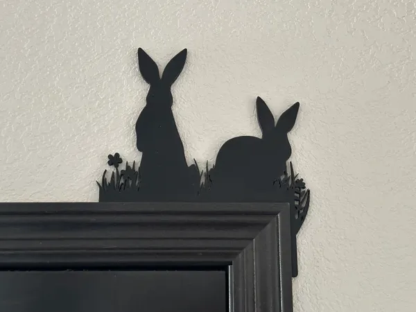 Coin de porte décoratif lapins de Pâques