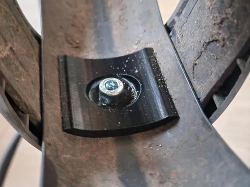 Xiaomi kick scooter front mudguard fix