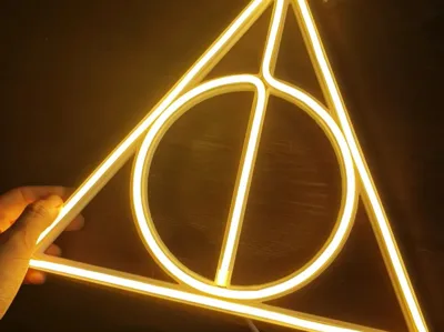 Deathly Hallows - Neon Led Harry Potter