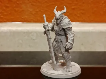 Adorno temático: Dragonborn Warrior - Draconic Champion Greatsword — vista de referencia 5