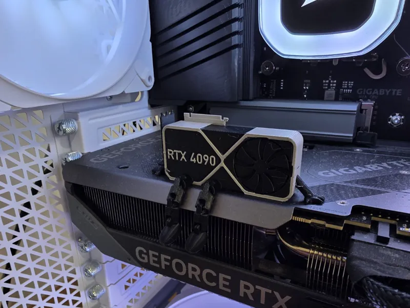 Articulated RTX 4090 case decor