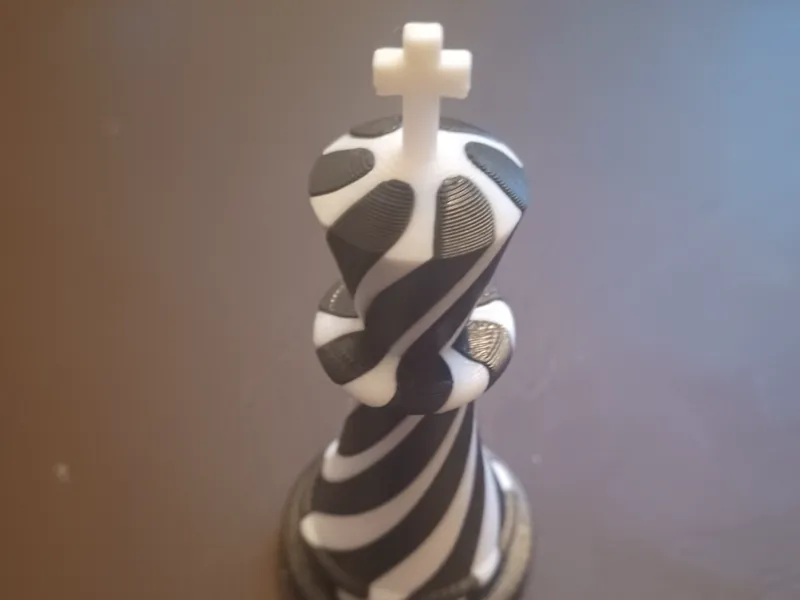 Spiral Passthrough Chess King