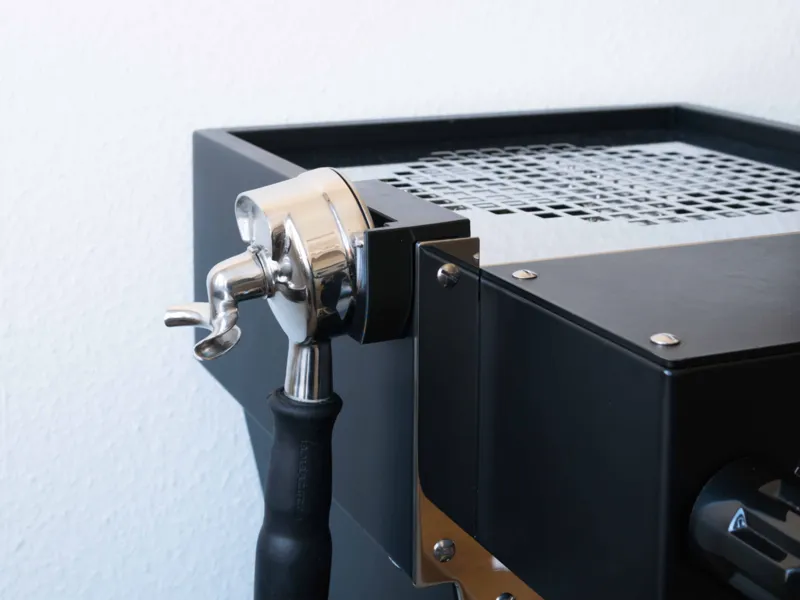 La Marzocco Linea Mini, Halter für Siebträger 