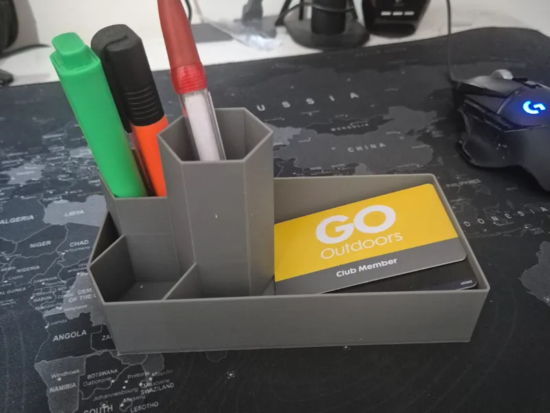Simple desk organiser