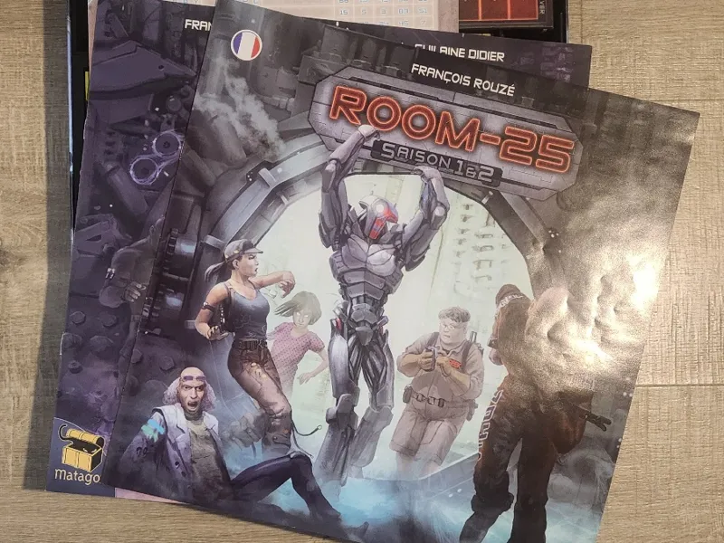 ROOM 25 Season 1 & 2 + Escape Room + Goodies