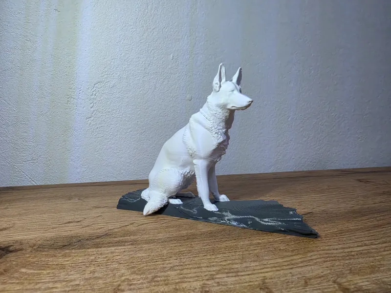 German Shepherd Statue (Majestic Sitting Pose)