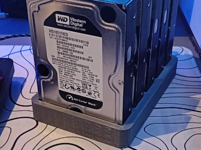 hdd bay for storing 5 hdd's