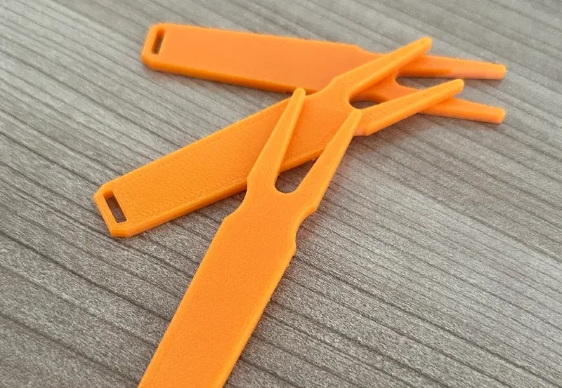 No Supports Golf Pitchfork Divot Tool