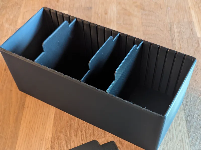 Box mit Trenner