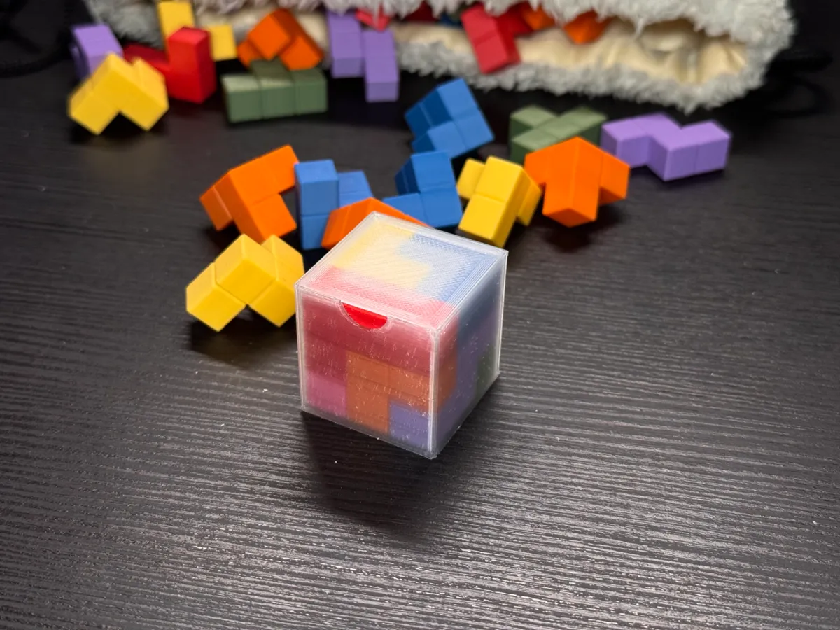 Boîtier pour cube casse-tête géométrique