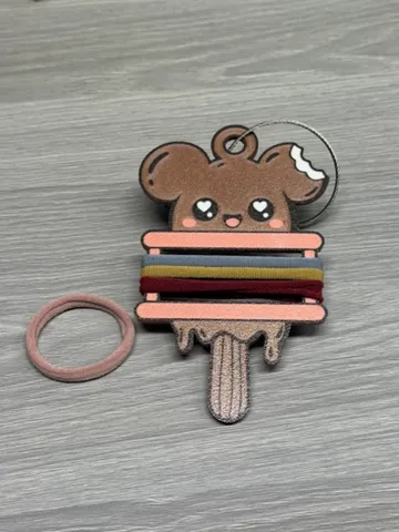 Accesorio para sujetar ligas de cabello: Mickey Mouse Ice Cream Hair Tie Holder Keychain — vista de referencia 2