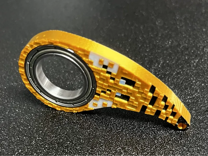 Pixel spin keychain keyrambit voxel art BEE
