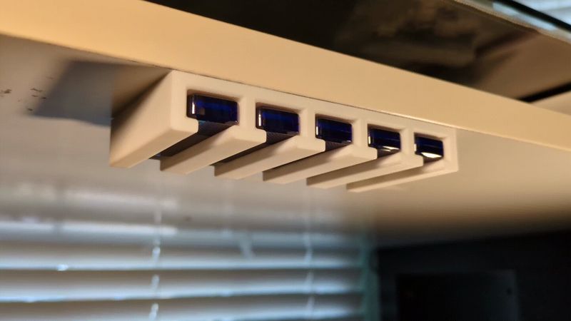 Micro Center USB (8.5x18x58mm) Under desk mount