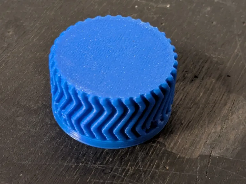 Small travel container