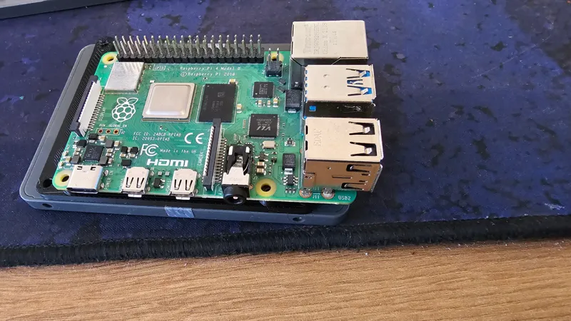 2.5 inch SSD/HDD bracket Raspberry pi 4