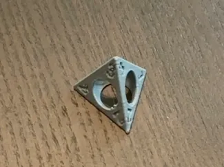 Sculpted 4 sided dice