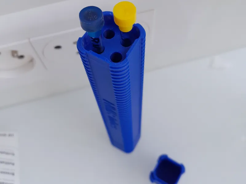 NMR tube carrier/holder - good grip and tight cap