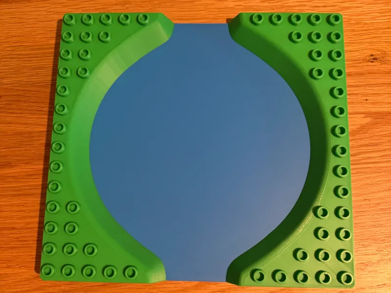 Duplo-compatible baseplate with lake (river plate)