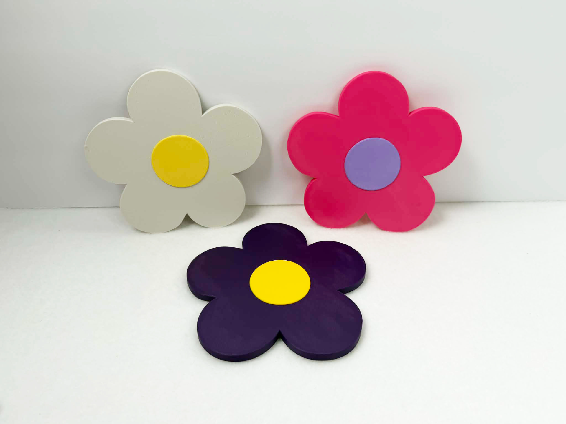 Daisy Wall Mount art