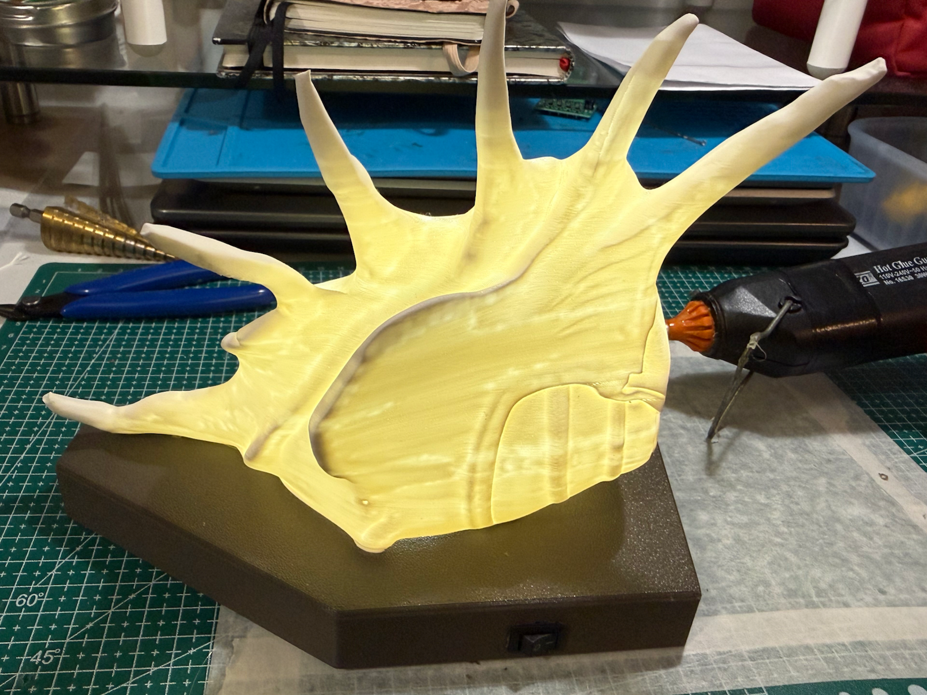 Hawaiian Shell Lamp with base and USB-C charger