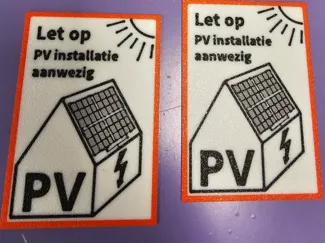 PV safety sign ( Let Op - PV installatie aanwezig)
