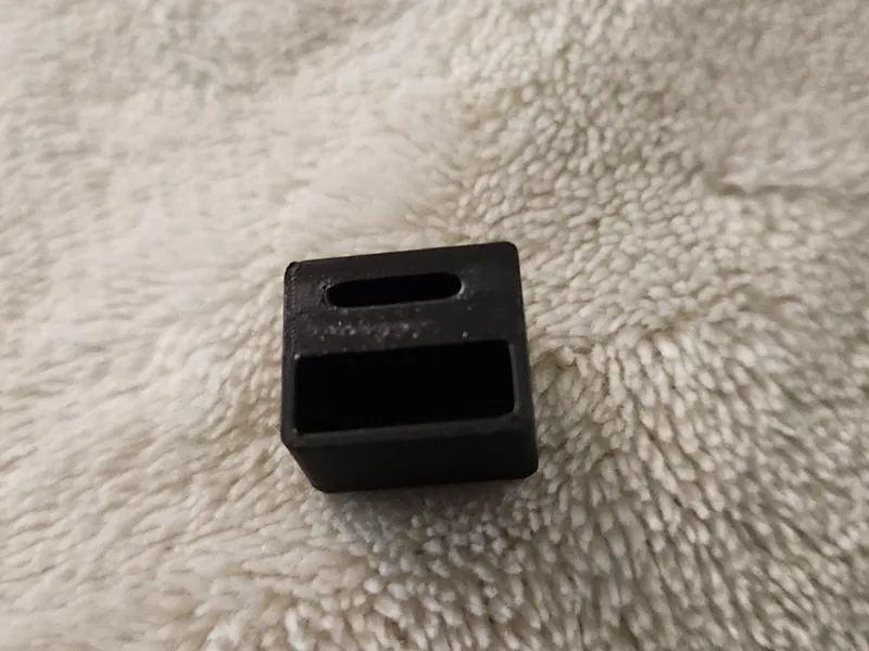 Staubschutz Buchse für USB A und Lightning Stecker