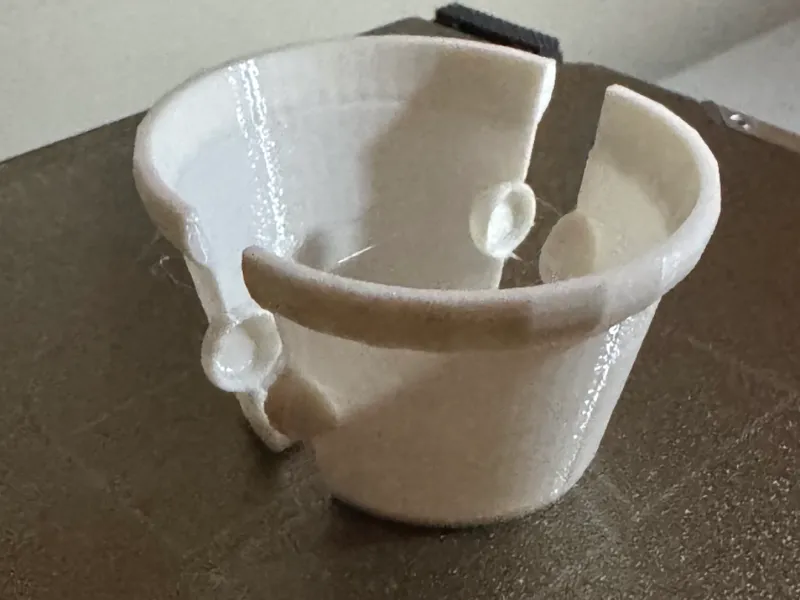 Small break-away seedling pot