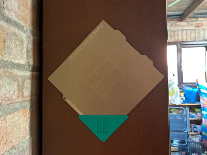 Build Plate Wall Mount